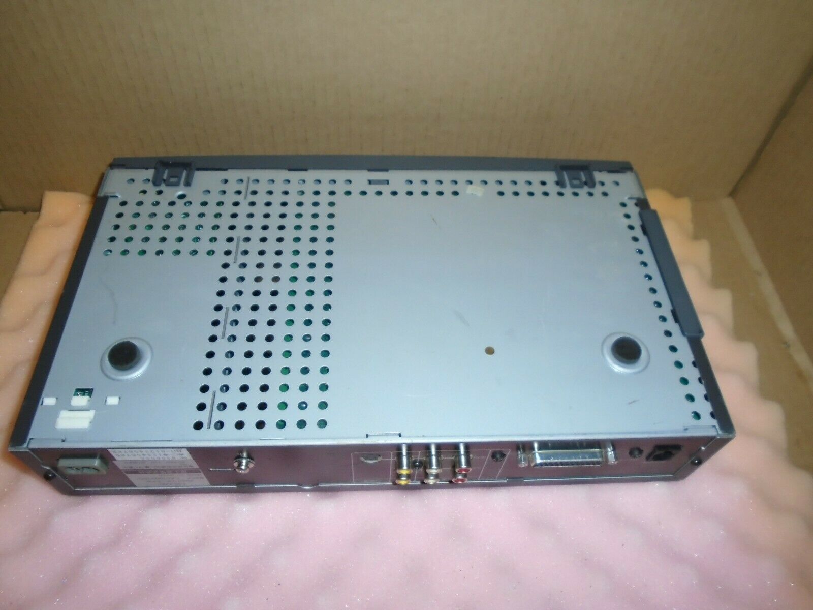 File:F993000-bottom.jpg