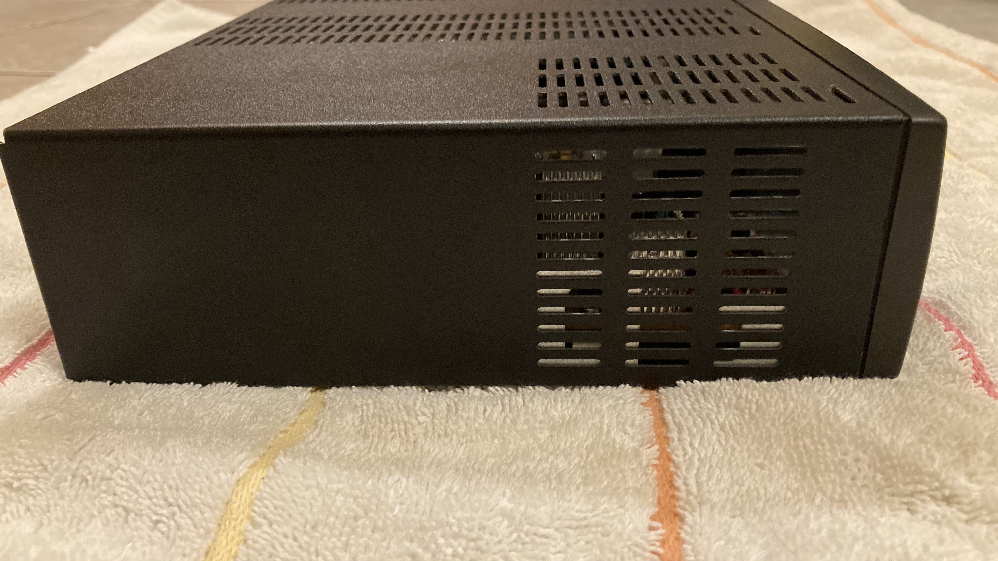 File:TU-WE100-unit-left.jpg