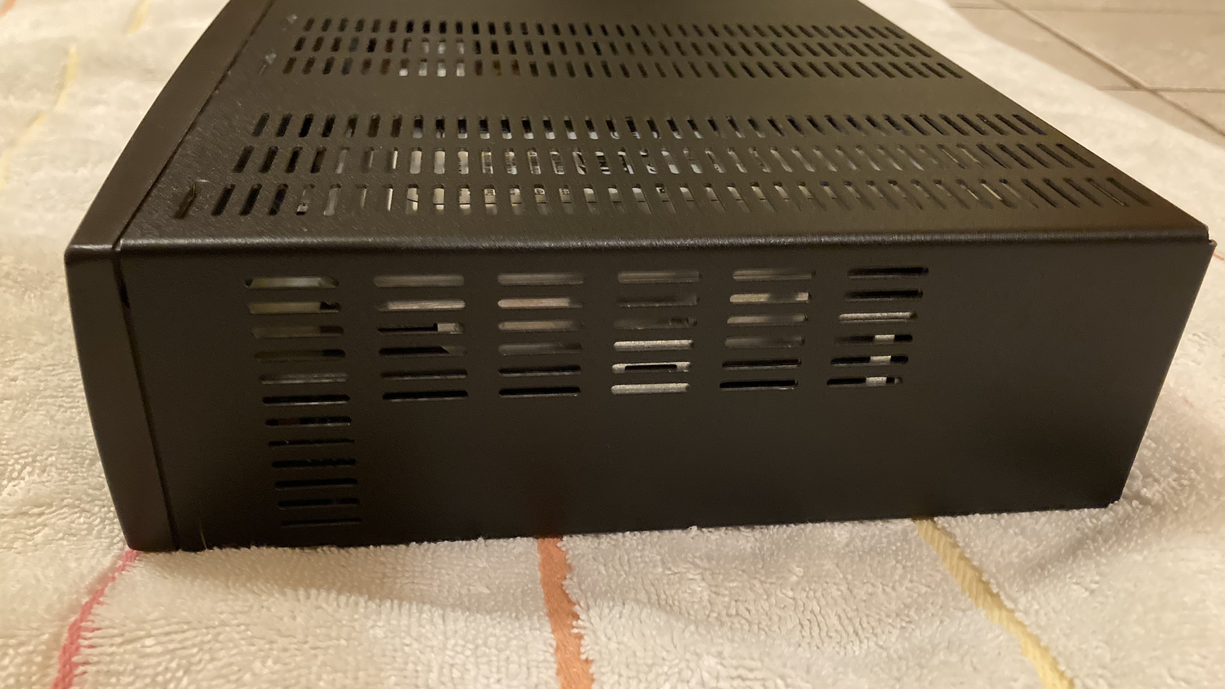 File:TU-WE100-unit-right.jpg