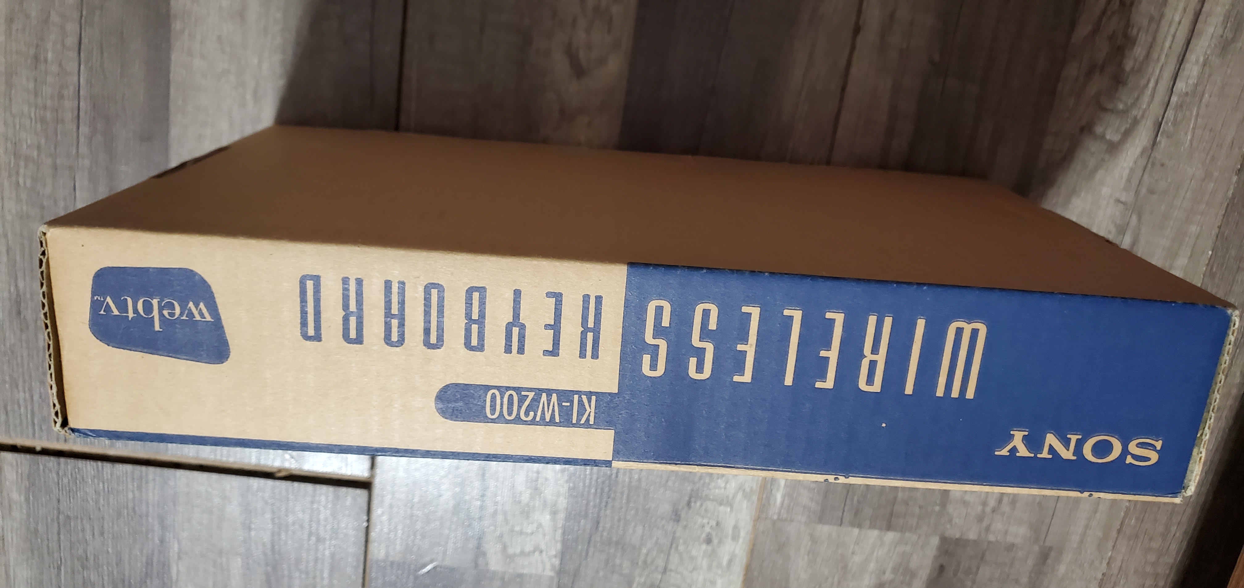 File:W200-keyboard-box-back.jpg