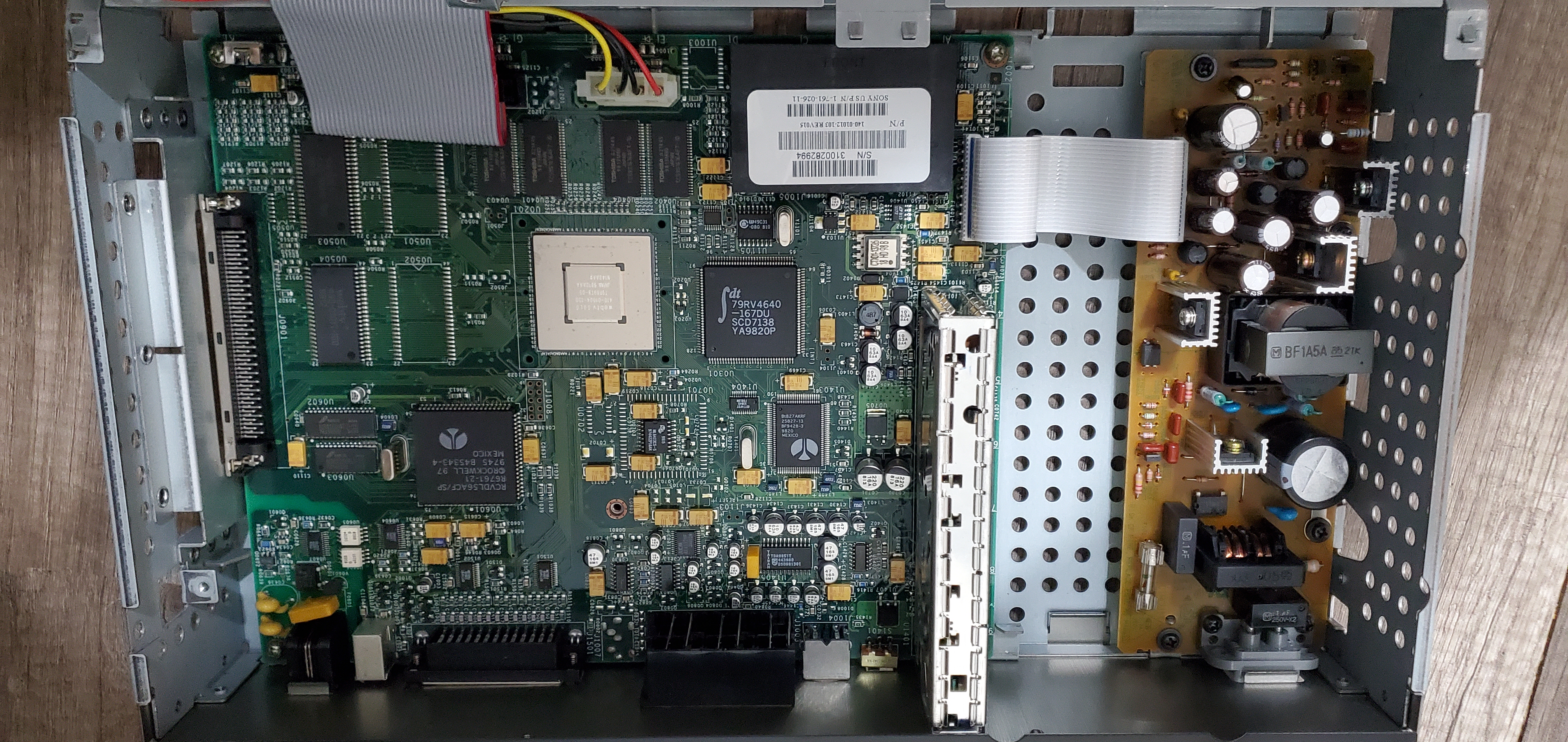 File:W200-unit-top-open-nohdd.jpg