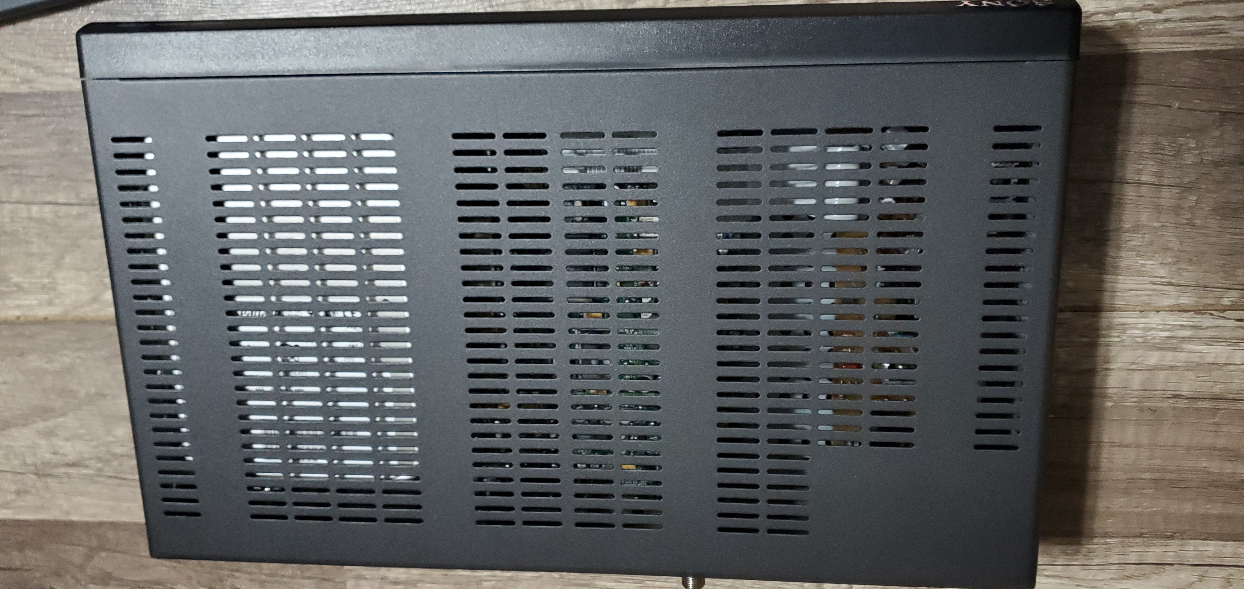 File:W200-unit-top.jpg