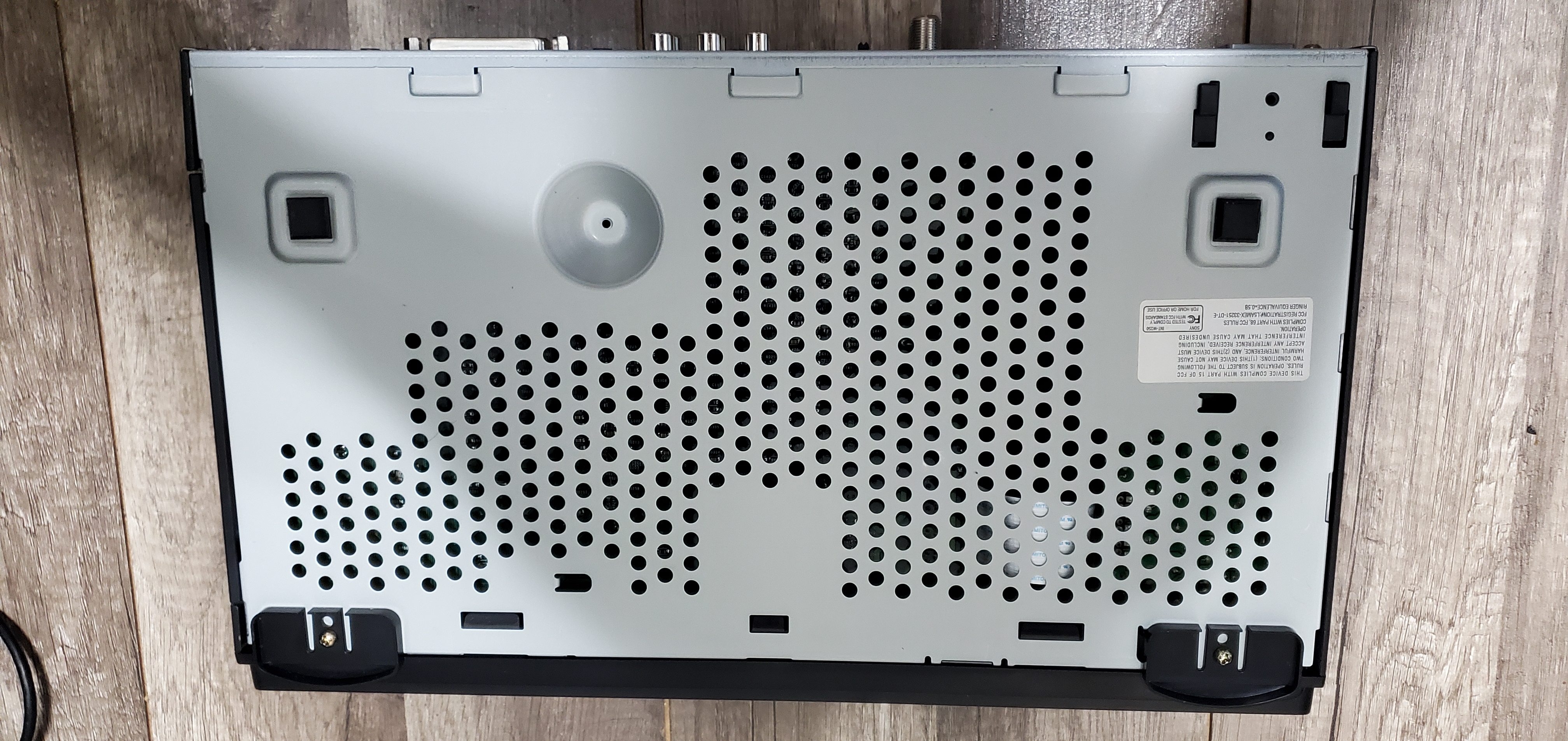 File:W250-unit-bottom.jpg